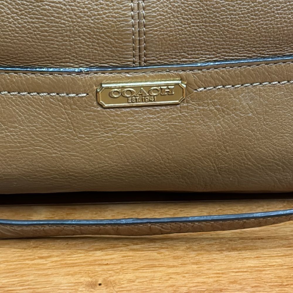 Coach British Tan Leather Hobo Adj. Strap 2 Way Shoulder‎ Zip Close - Picture 3 of 16